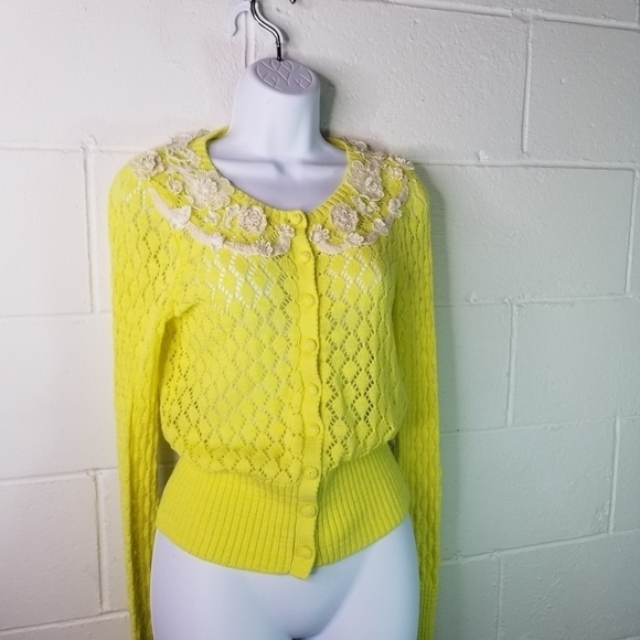 Y2k Anthropologie little yellow bird crochet cardigan sweater Gilmore Coquette - Picture 5 of 14